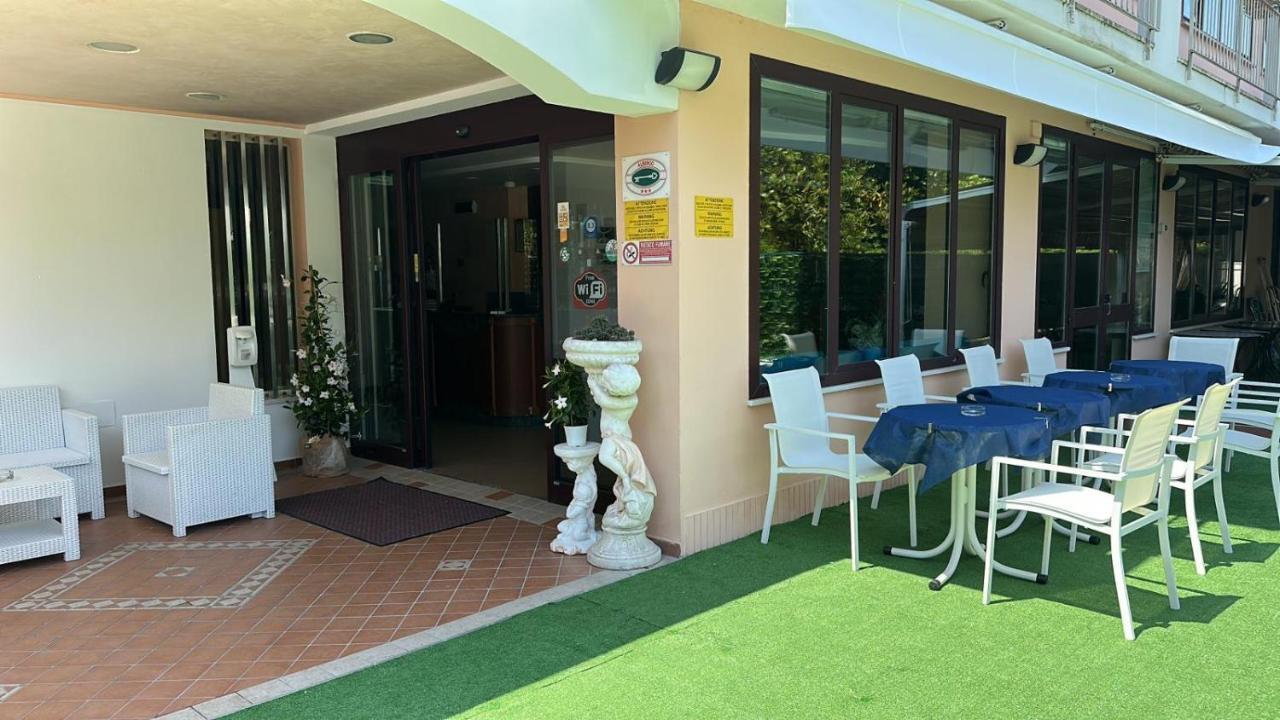Hotel Bel Sogno Rimini Exteriör bild